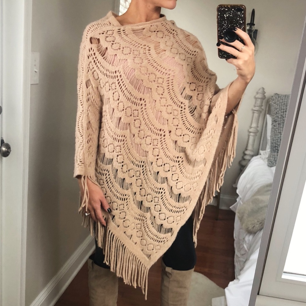 One size fits all shawl/poncho